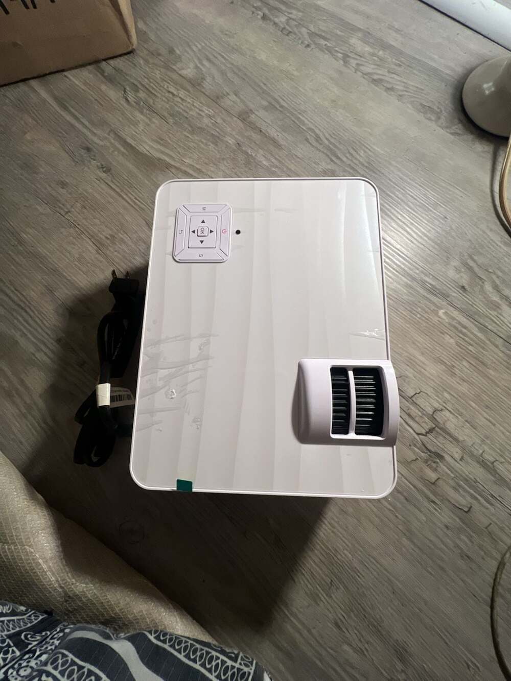 TOPVISION Projector Model T6 White LED Projector